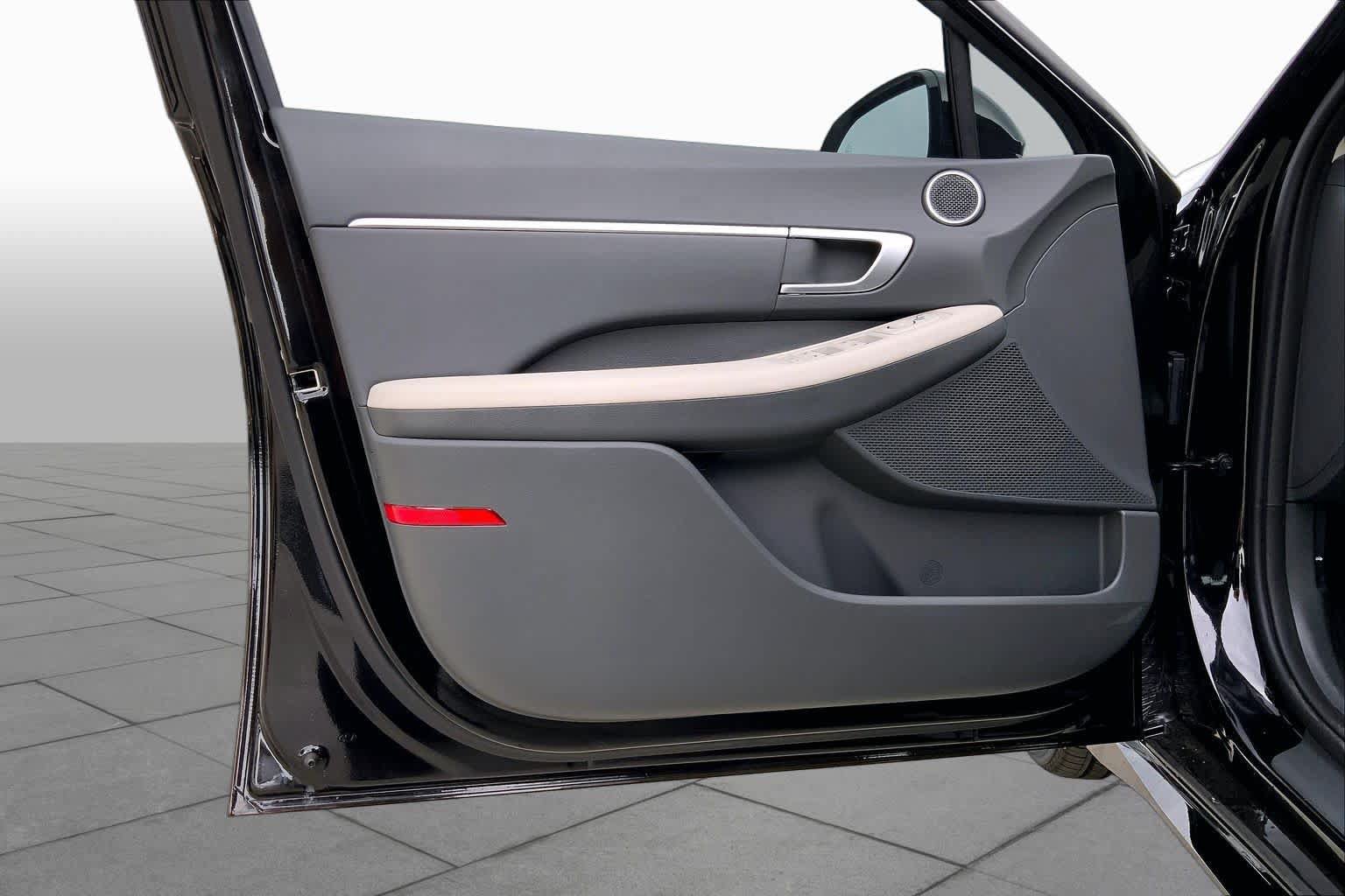 New 2026 Hyundai Sonata SEL FWD image 10