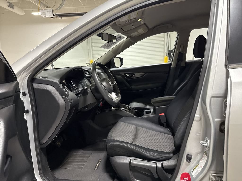 Used 2017 Nissan Rogue S AWD/4WD image 19