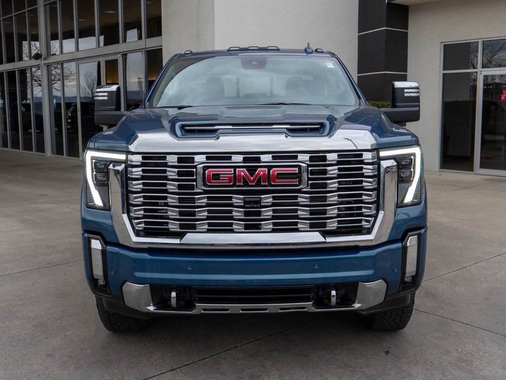 Used 2025 GMC Sierra 2500 Denali w/ Denali Reserve Package image 2