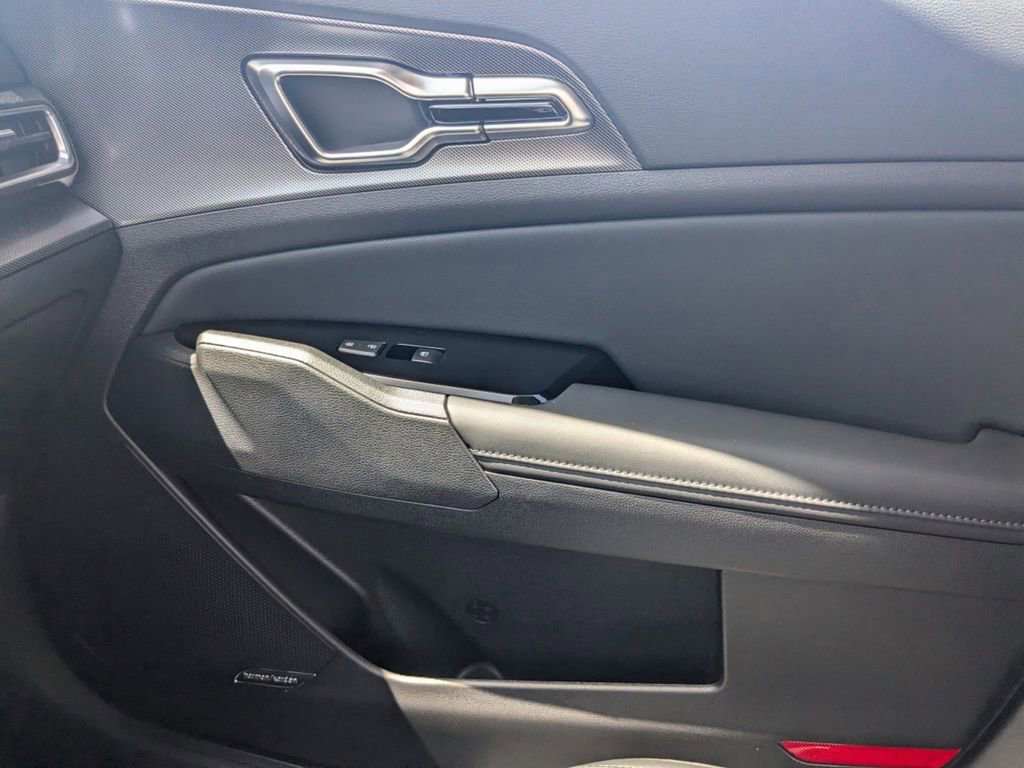 Used 2024 Kia Sportage SX Prestige image 18