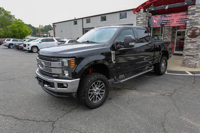 Used 2017 Ford F250 Lariat w/ Lariat Value Package AWD/4WD image 2