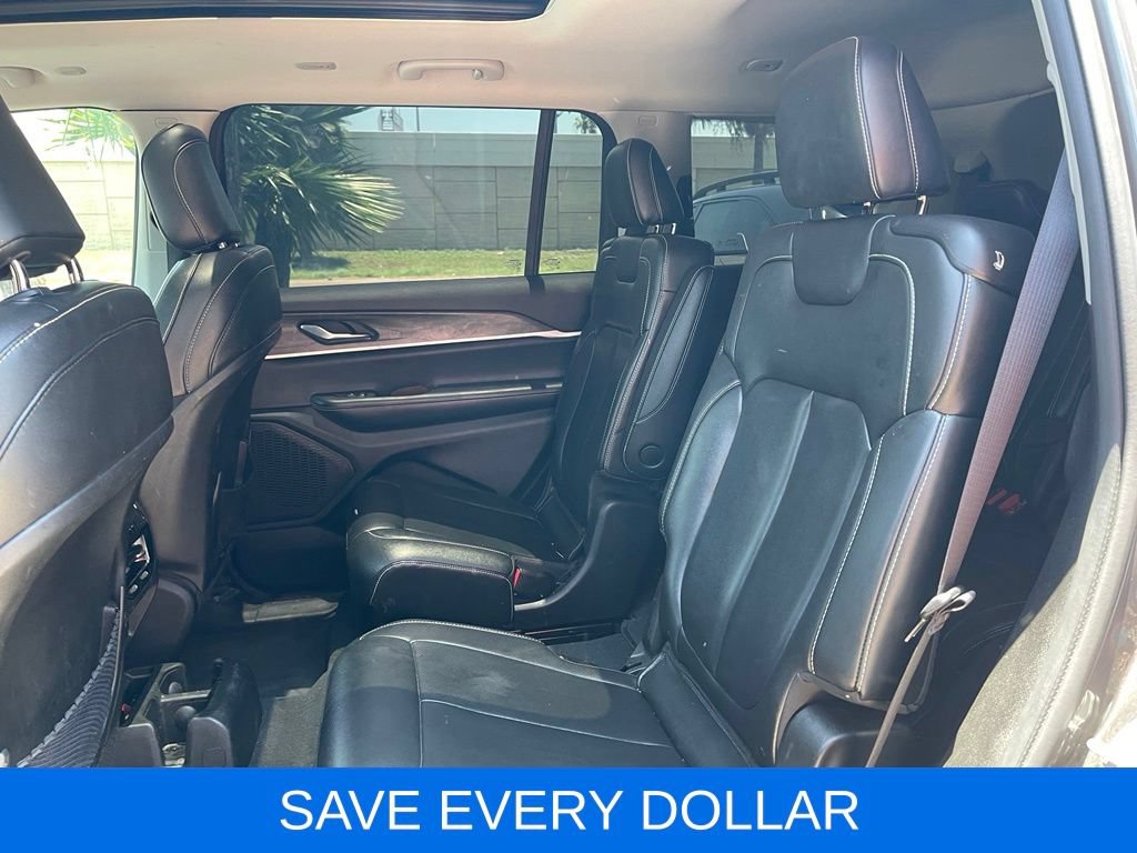Used 2023 Jeep Grand Cherokee L Limited AWD/4WD image 14