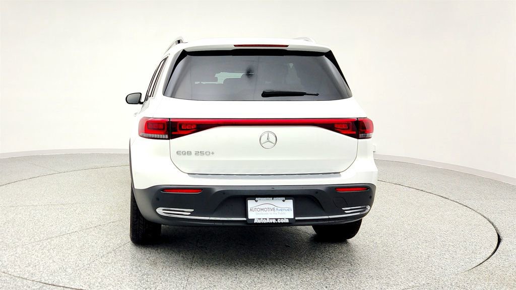 Used 2023 Mercedes-Benz EQB 250+ w/ Exclusive Package image 6