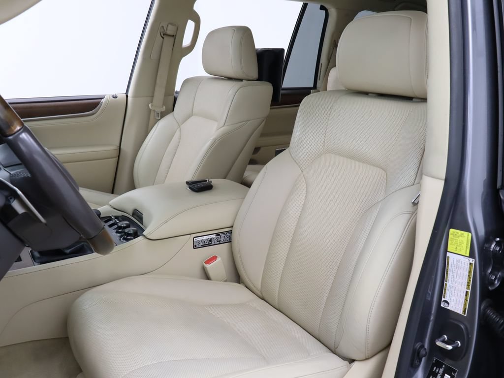 Used 2017 Lexus LX 570 4WD w/ Luxury Package image 12