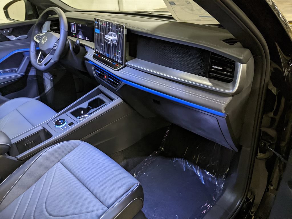 New 2026 Volkswagen Tiguan SE R-Line AWD/4WD image 21