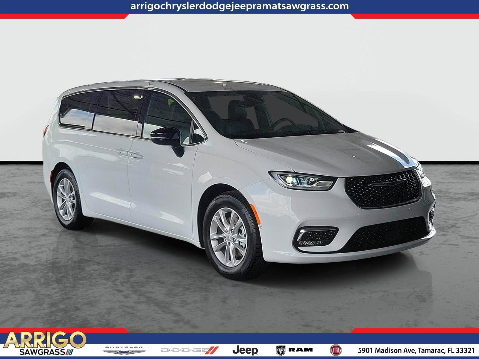 New 2026 Chrysler Pacifica Select FWD image 1