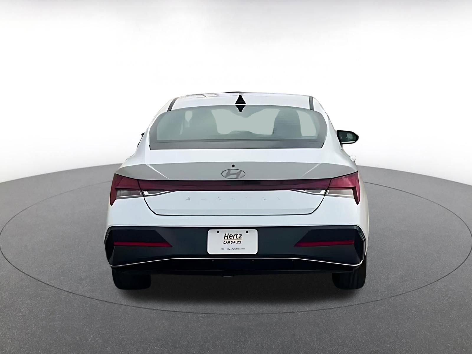 Used 2025 Hyundai Elantra SEL image 14