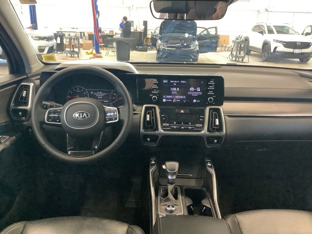 Certified 2021 Kia Sorento EX w/ Panoramic Sunroof Package image 6