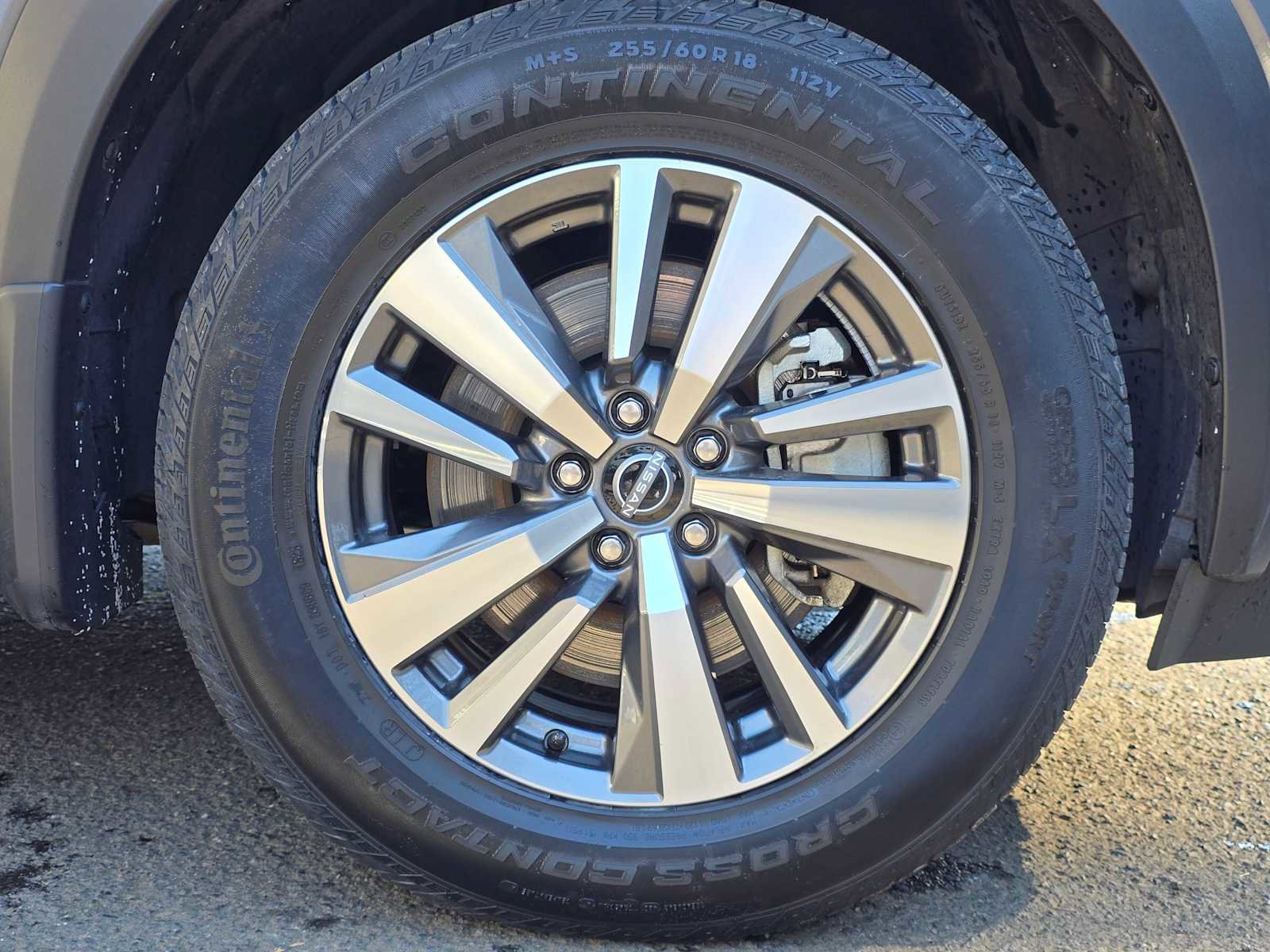 Used 2024 Nissan Pathfinder SL w/ Black Appearance Package image 9