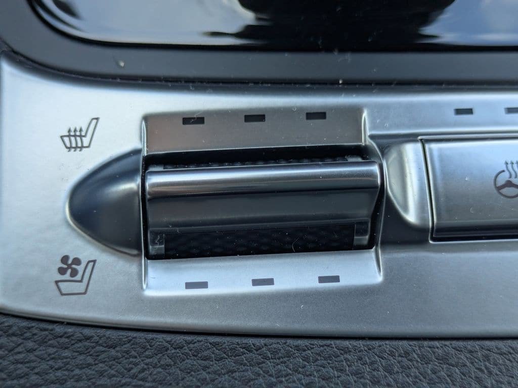 Used 2025 Kia Carnival SX Prestige FWD image 24