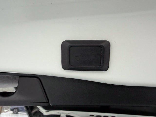 Used 2021 Toyota RAV4 Limited AWD/4WD image 10