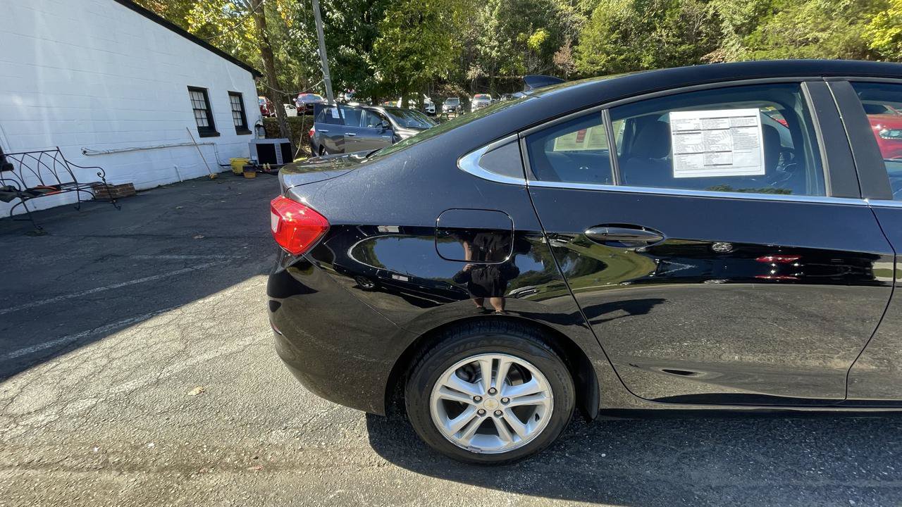 Used 2018 Chevrolet Cruze LT FWD image 9
