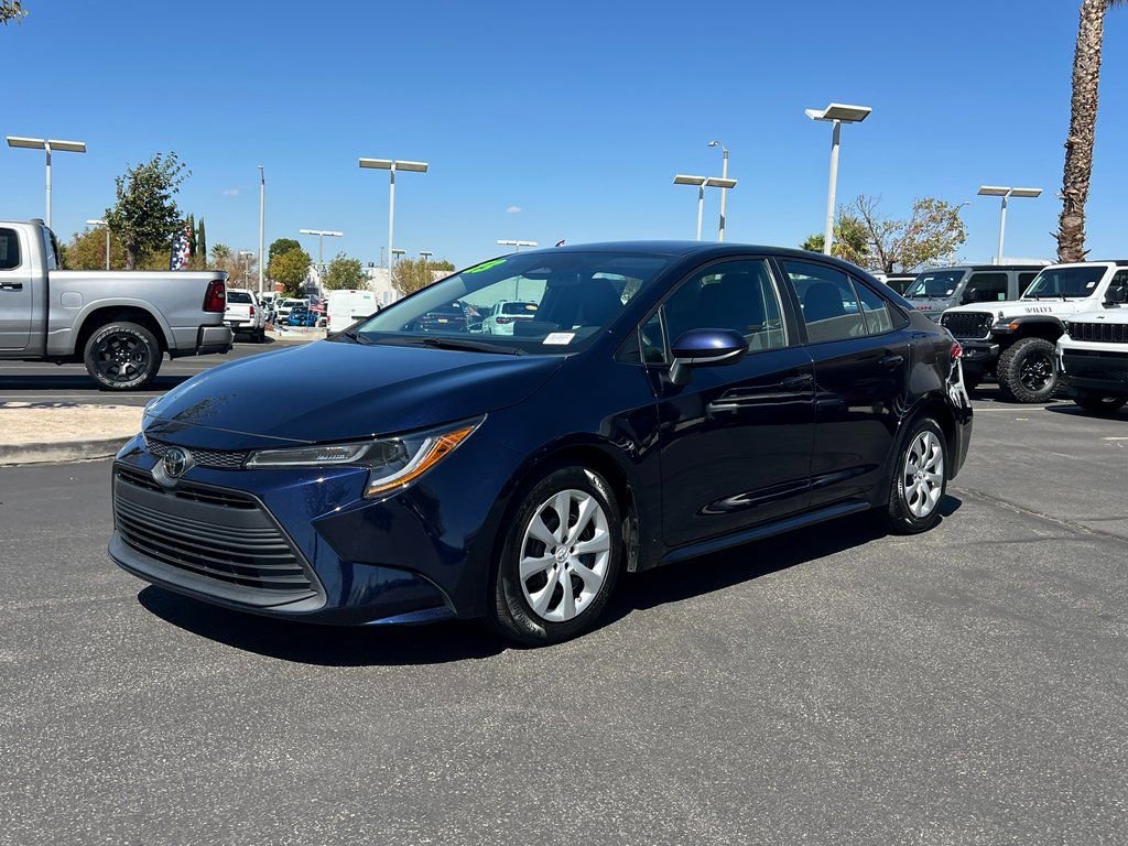Used 2023 Toyota Corolla LE image 2