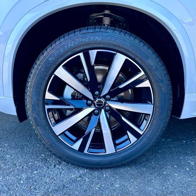 New 2026 Volvo XC90 B5 Core image 13
