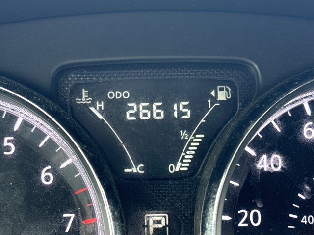 Used 2019 Nissan Versa SV FWD image 17