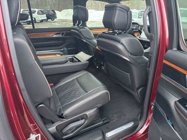 Used 2024 Jeep Grand Wagoneer L Series III image 16