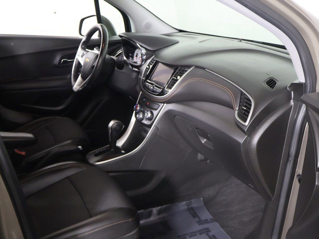 Used 2020 Chevrolet Trax LT w/ Driver Confidence Package image 20