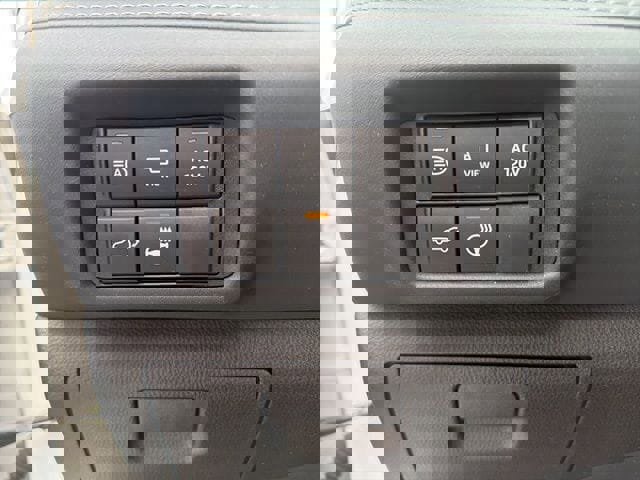 Used 2023 Toyota Highlander Limited image 8