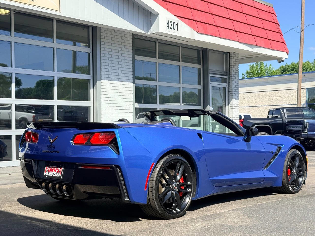 Used 2015 Chevrolet Corvette Stingray Convertible w/ 2LT Preferred Equipment Group RWD image 3