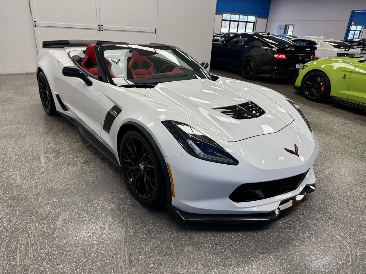Used 2015 Chevrolet Corvette Z06 w/ 3LZ Preferred Equipment Group image 4