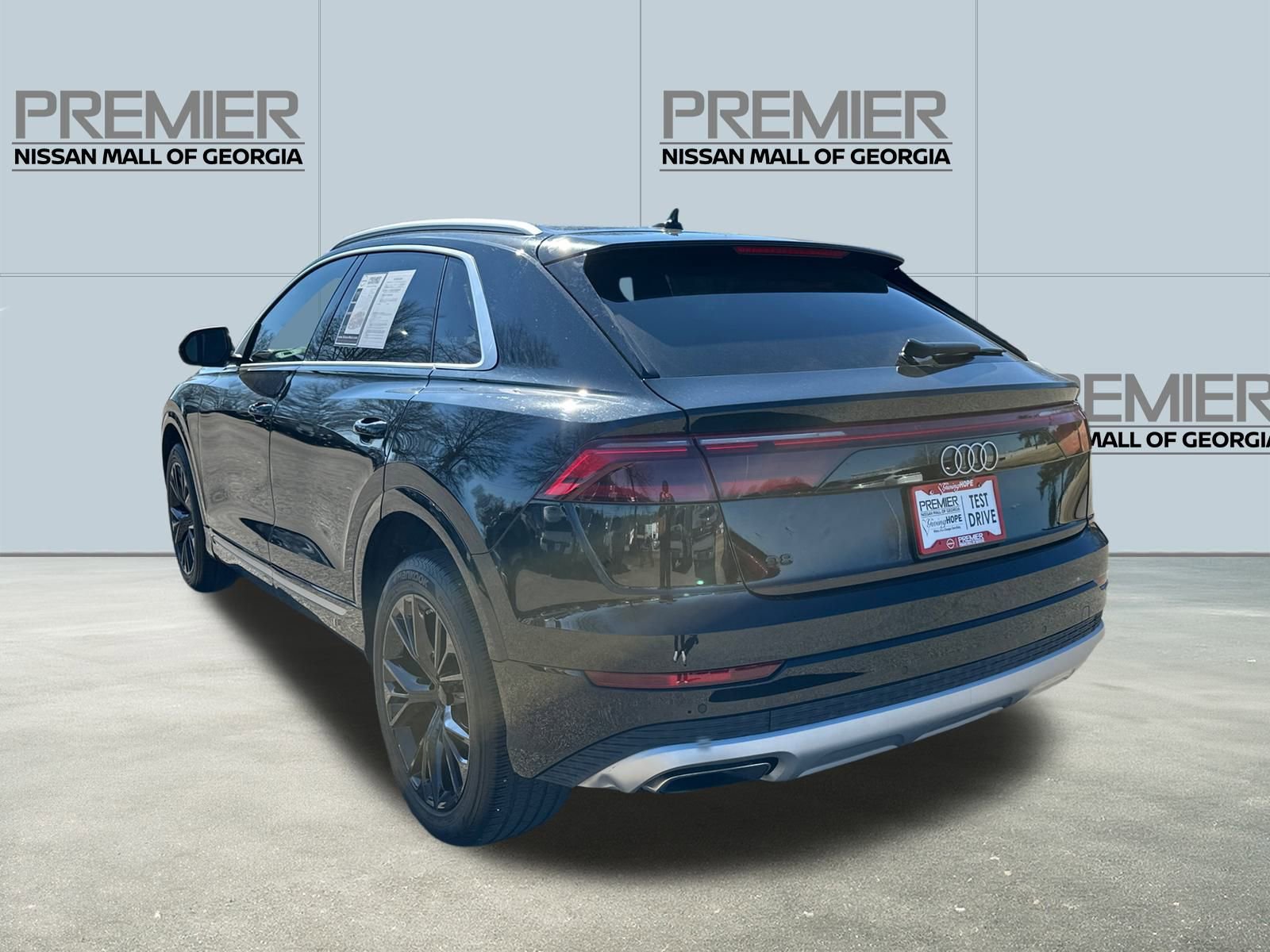 Used 2024 Audi Q8 Prestige image 7