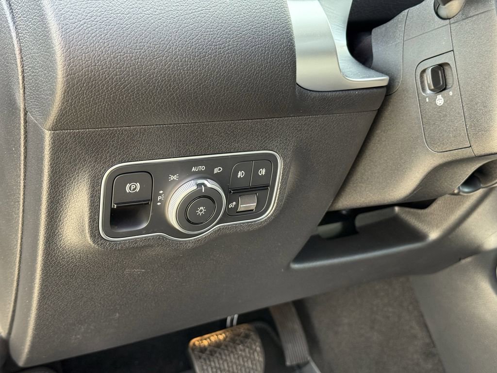 New 2026 Mercedes-Benz GLB 250 4MATIC image 16