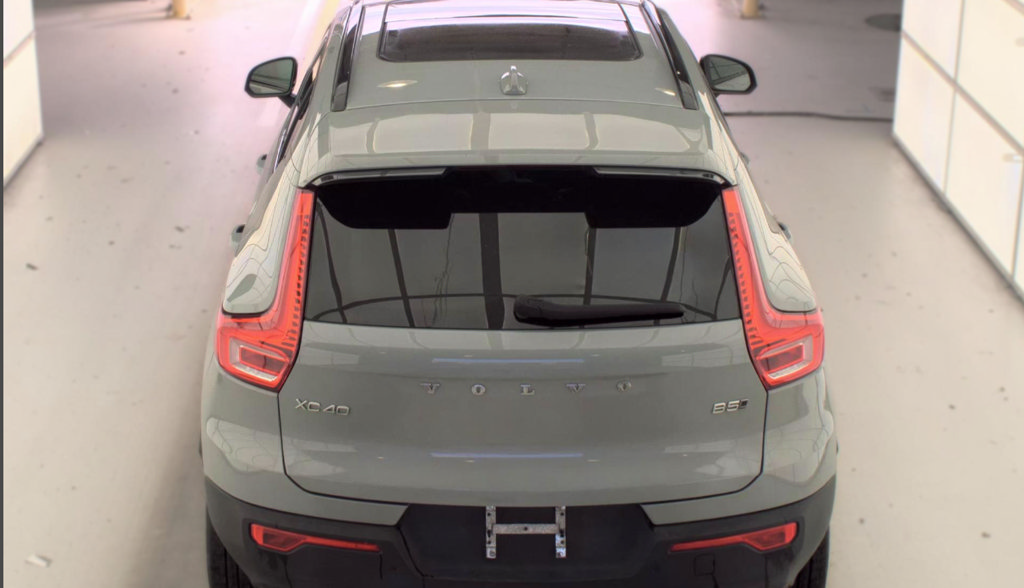 Used 2025 Volvo XC40 B5 Plus w/ Protection Package Premier AWD/4WD image 6
