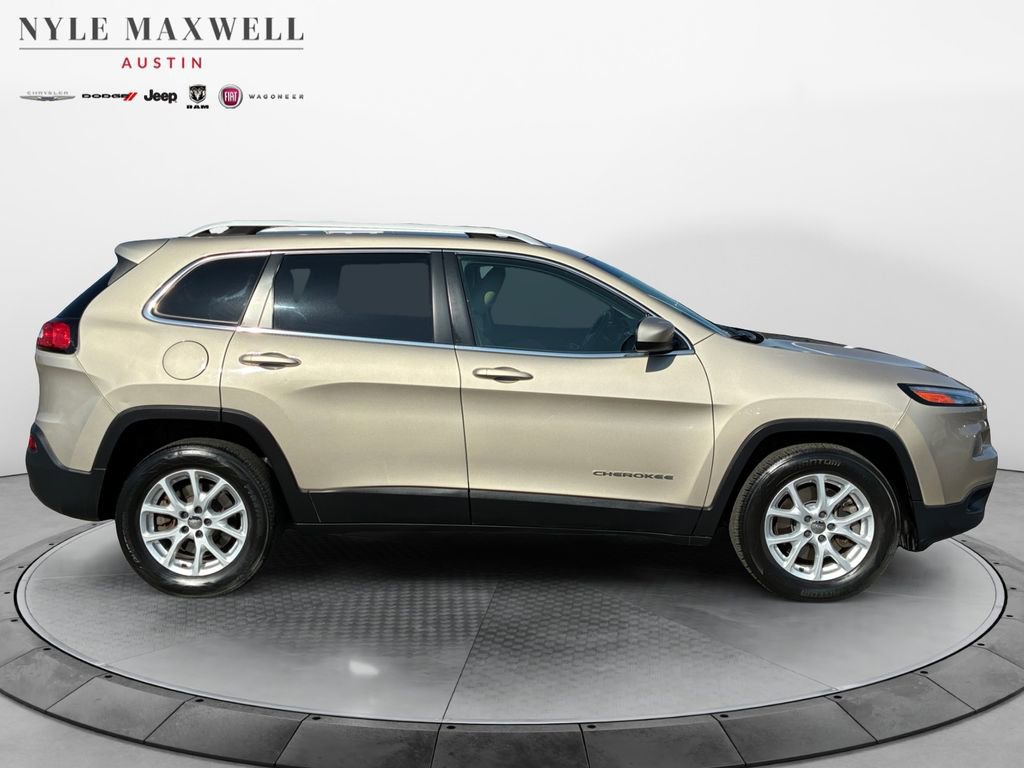 Used 2015 Jeep Cherokee Latitude w/ Cold Weather Group image 17