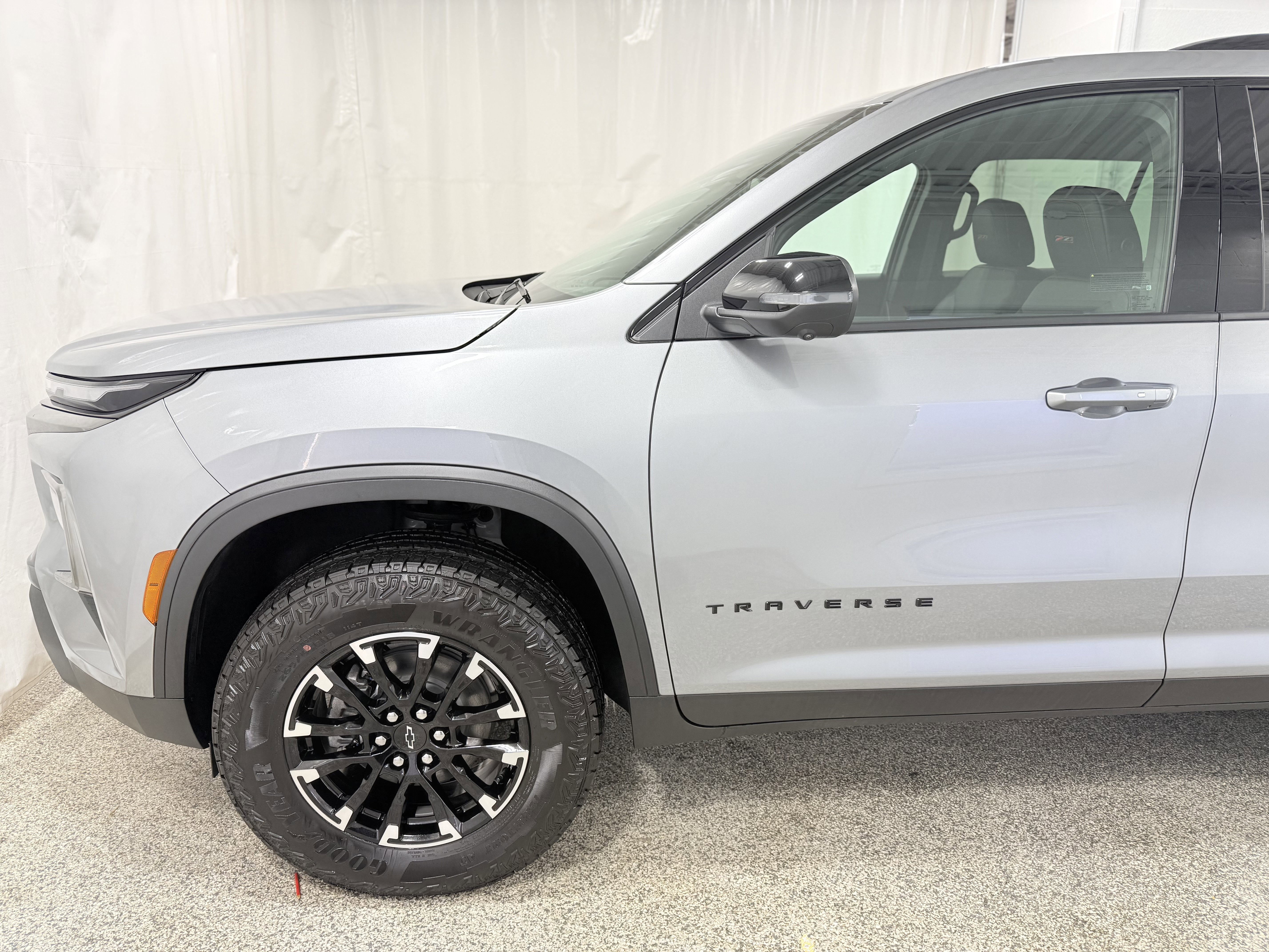 Used 2025 Chevrolet Traverse Z71 w/ Driver Confidence Package image 4