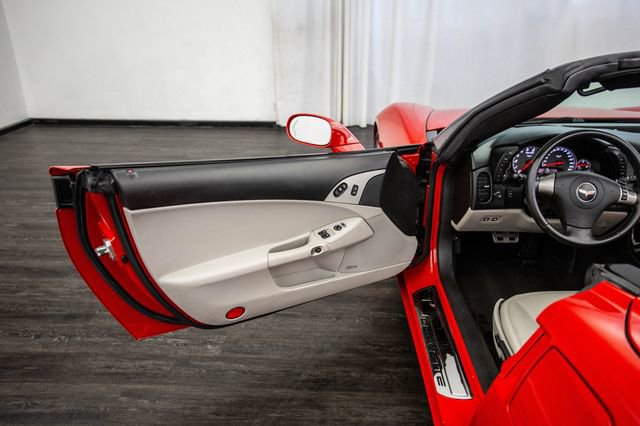 Used 2008 Chevrolet Corvette Convertible w/ Preferred Equipment Group image 16
