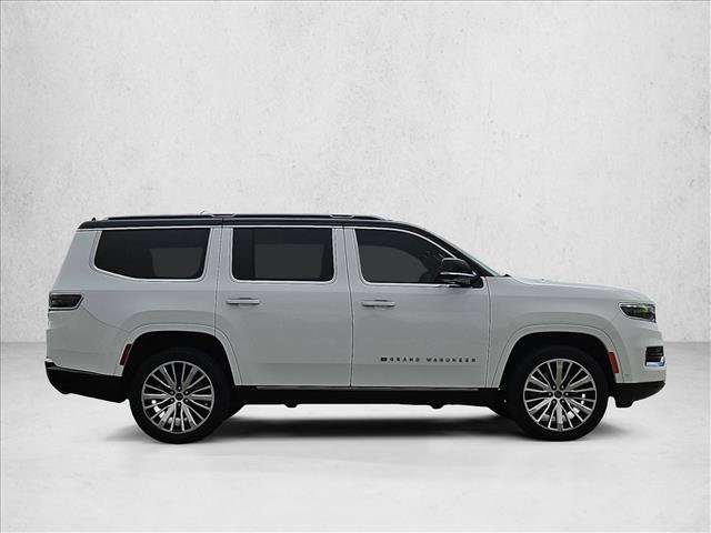 Used 2024 Jeep Grand Wagoneer Series III w/ HD Trailer Tow Package AWD/4WD image 4