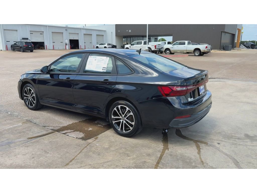 Used 2025 Volkswagen Jetta Sport FWD image 6