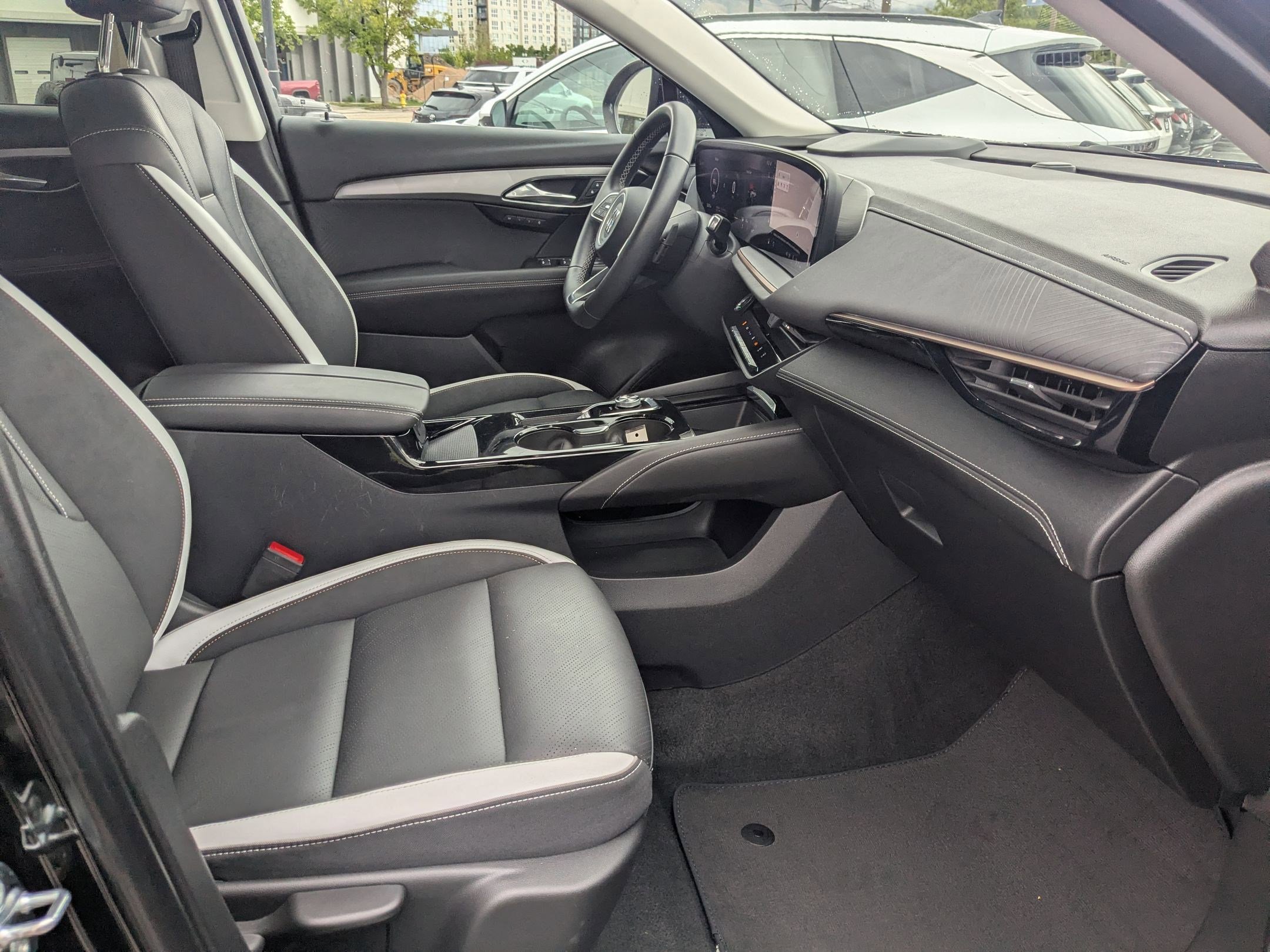 Used 2025 Buick Envision Sport Touring AWD/4WD image 31