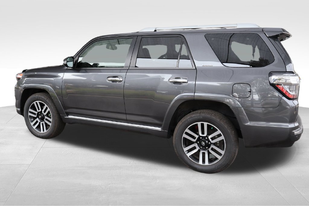 Certified 2022 Toyota 4Runner Limited AWD/4WD image 13