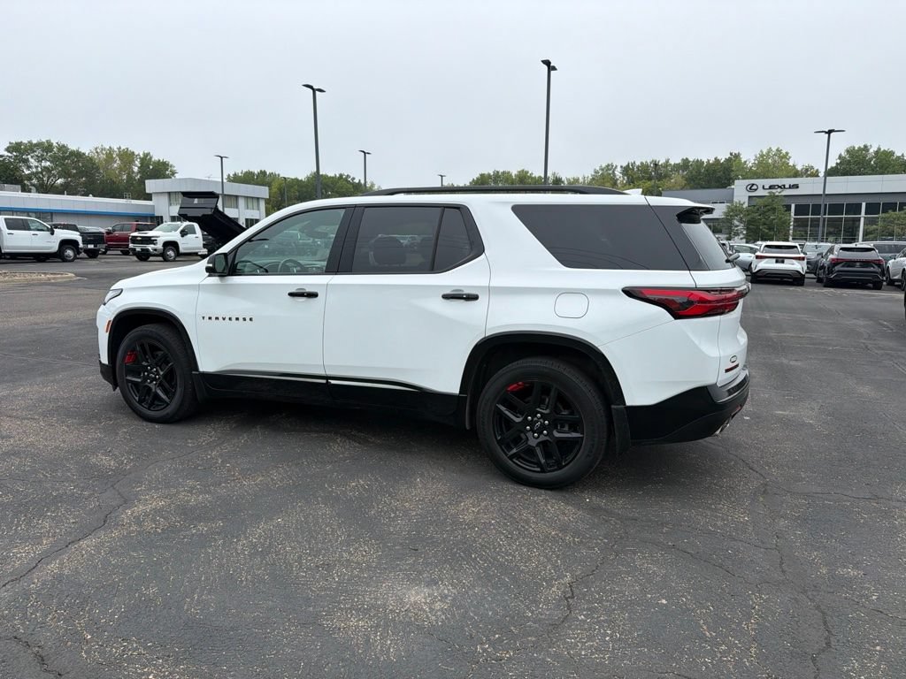 Used 2022 Chevrolet Traverse Premier w/ Redline Edition AWD/4WD image 40