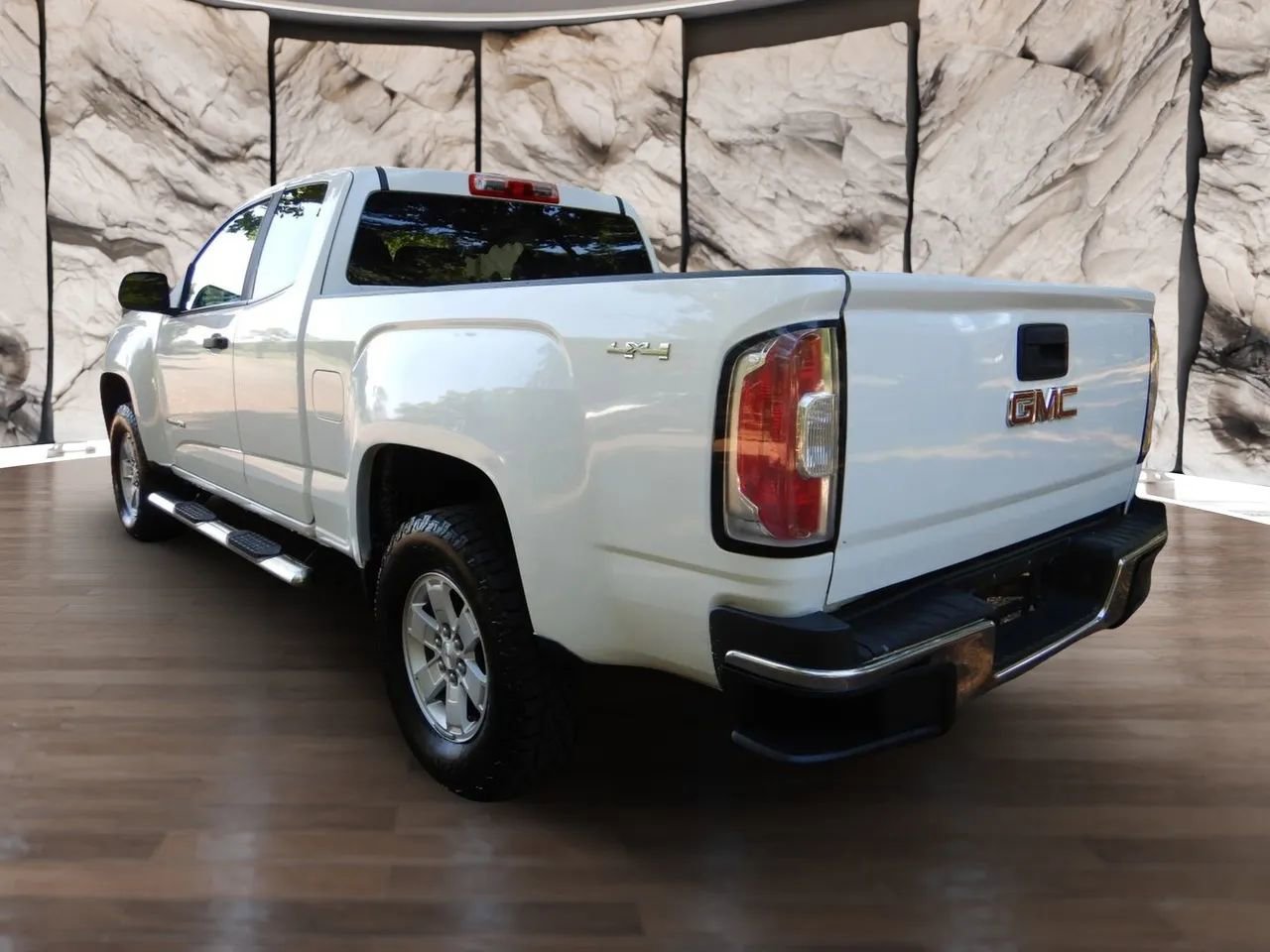 Used 2015 GMC Canyon 4x4 Extended Cab w/ Convenience Package image 9