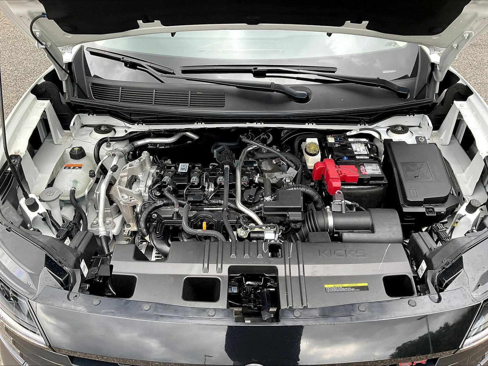 Certified 2025 Nissan Kicks SR FWD image 31