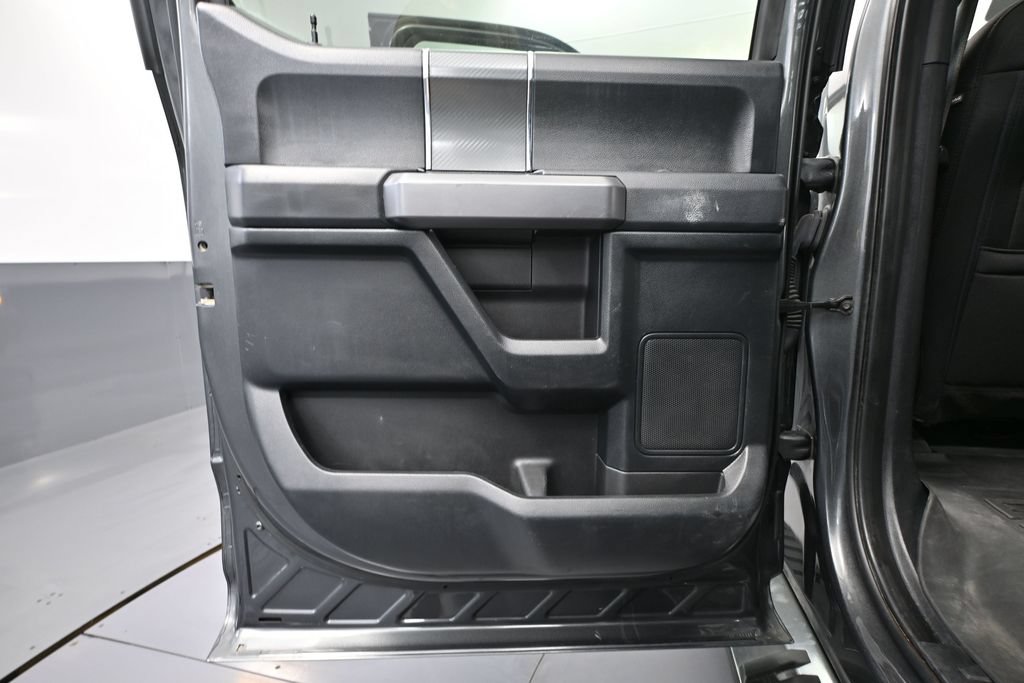 Used 2019 Ford F150 XLT w/ Equipment Group 302A Luxury AWD/4WD image 29