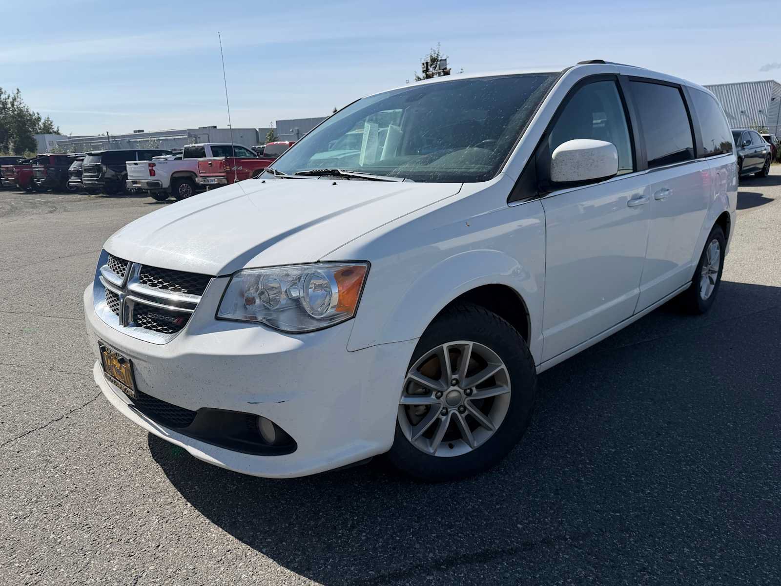 Used 2019 Dodge Grand Caravan SXT FWD image 1