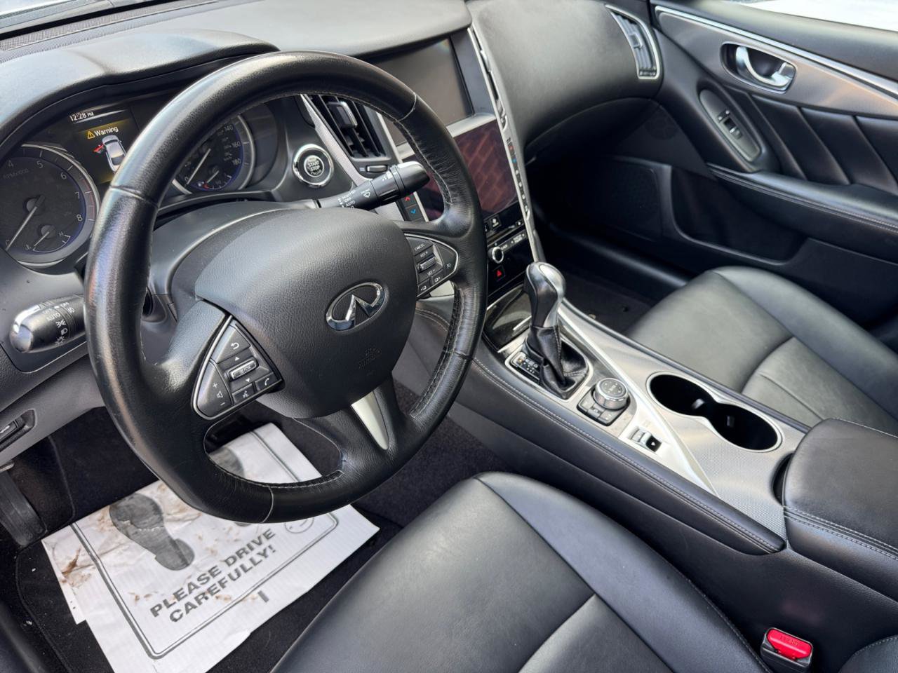 Used 2017 INFINITI Q50 2.0t w/ Moonroof Package AWD/4WD image 3