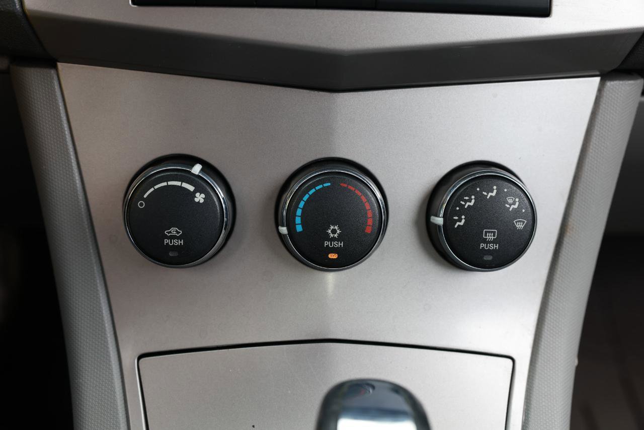 Used 2008 Chrysler Sebring Touring image 28