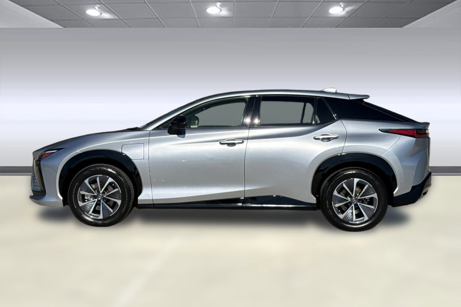 Used 2023 Lexus RZ 450e Premium w/ Technology Package image 2