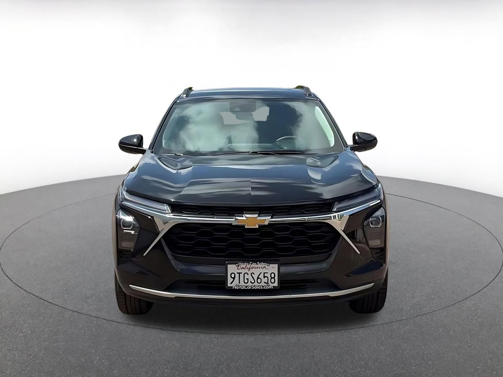Used 2025 Chevrolet Trax LT image 4