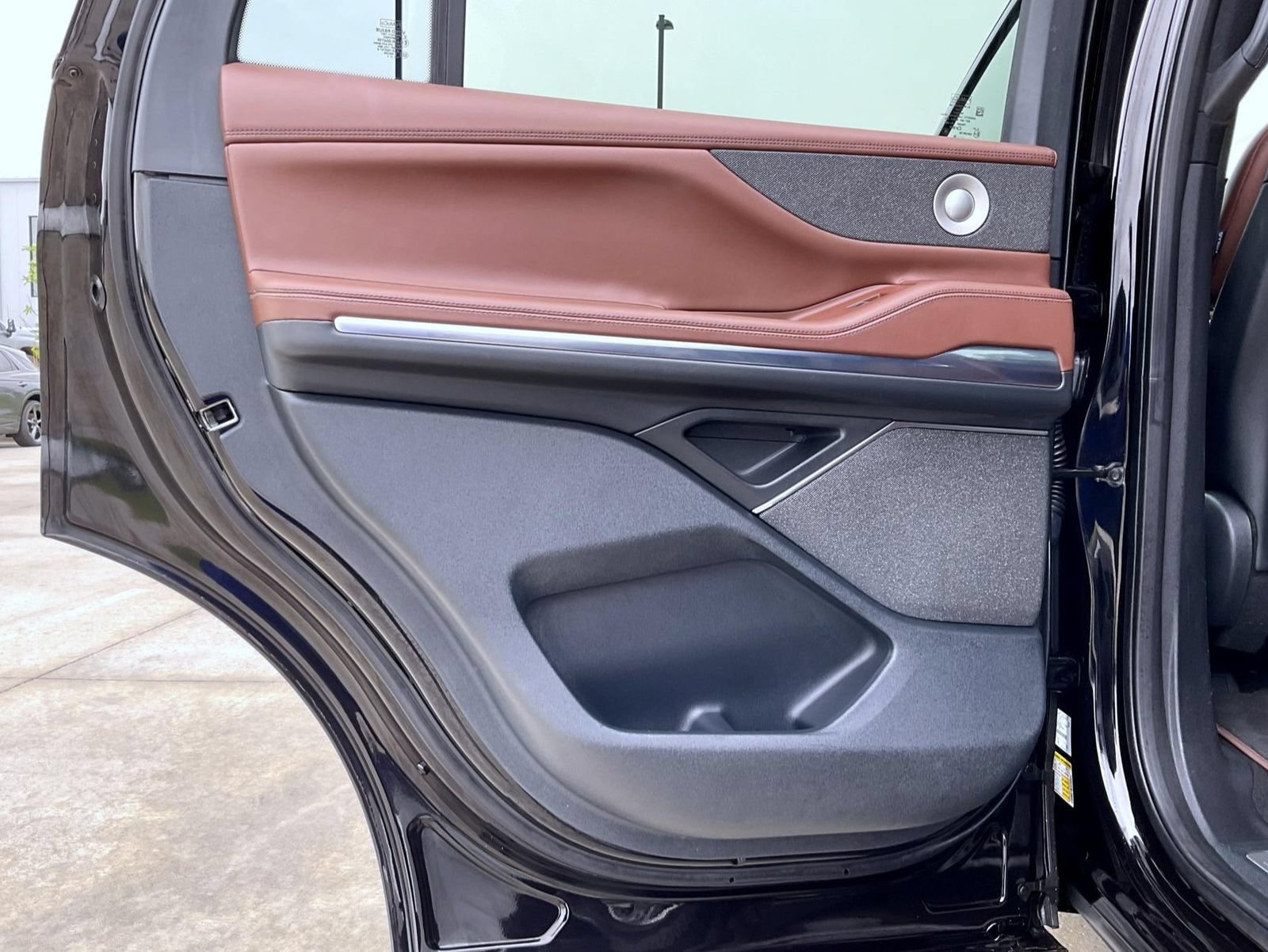 Used 2025 Lincoln Navigator Reserve AWD/4WD image 23