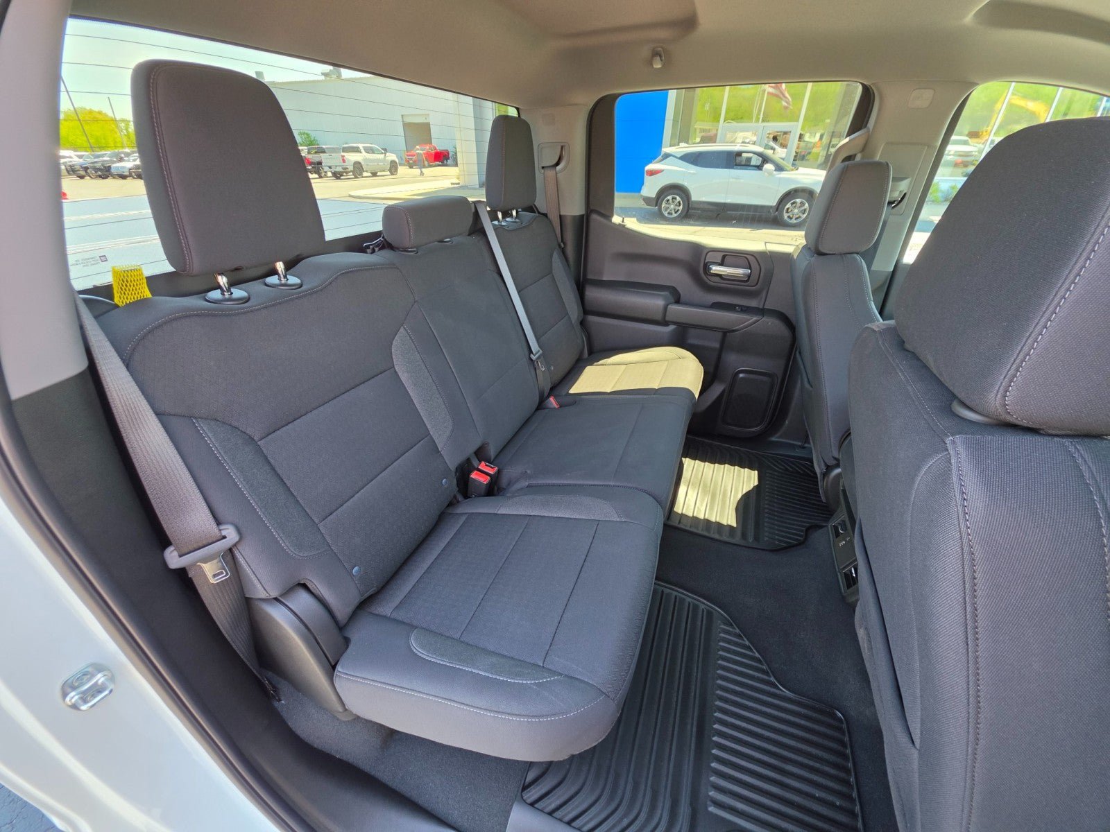 Used 2025 Chevrolet Silverado 1500 Custom Trail Boss w/ Dark Appearance Package AWD/4WD image 18