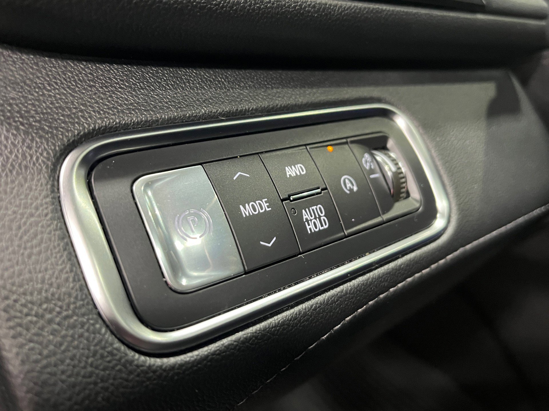 Certified 2025 Buick Enclave Avenir w/ Super Cruise Package image 14