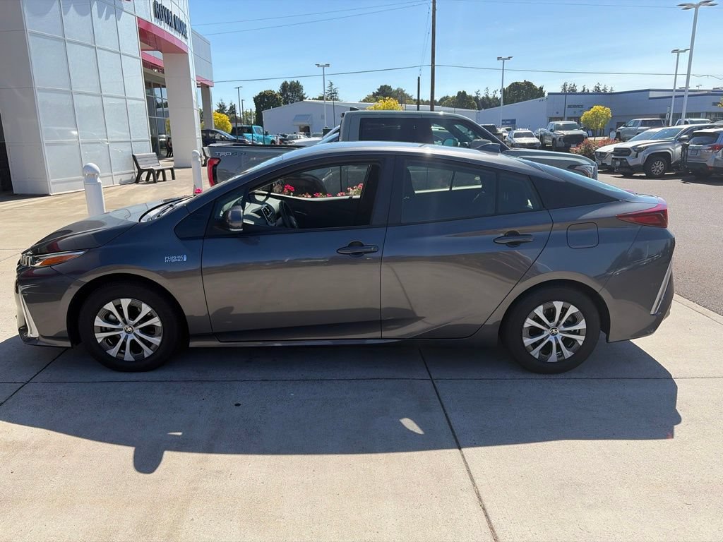 Used 2021 Toyota Prius Prime LE w/ Carpet Mat Package (TMS) FWD image 1