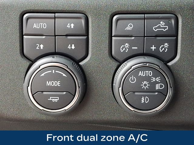 Used 2025 Chevrolet Silverado 1500 High Country w/ Technology Package image 9