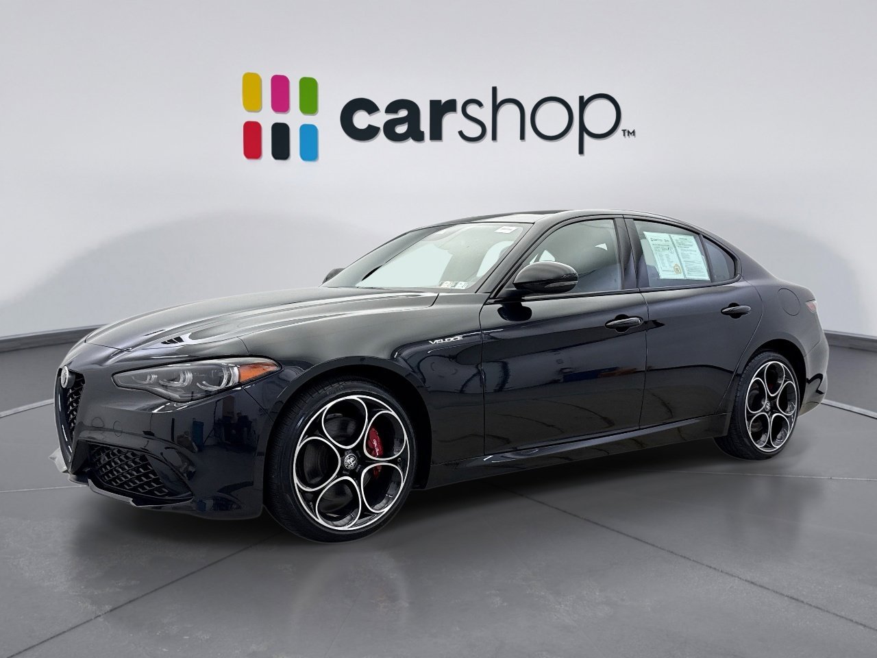 Used 2024 Alfa Romeo Giulia Veloce image 1