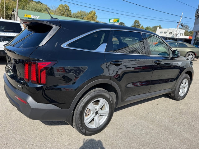 Used 2023 Kia Sorento LX AWD/4WD image 7